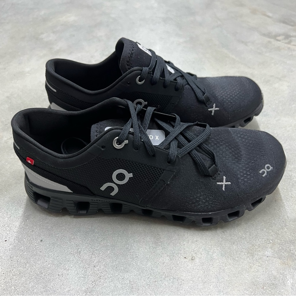 New with box - Wmn’s On Cloud X3 - Black - 60.98696 - Picture 3 of 6